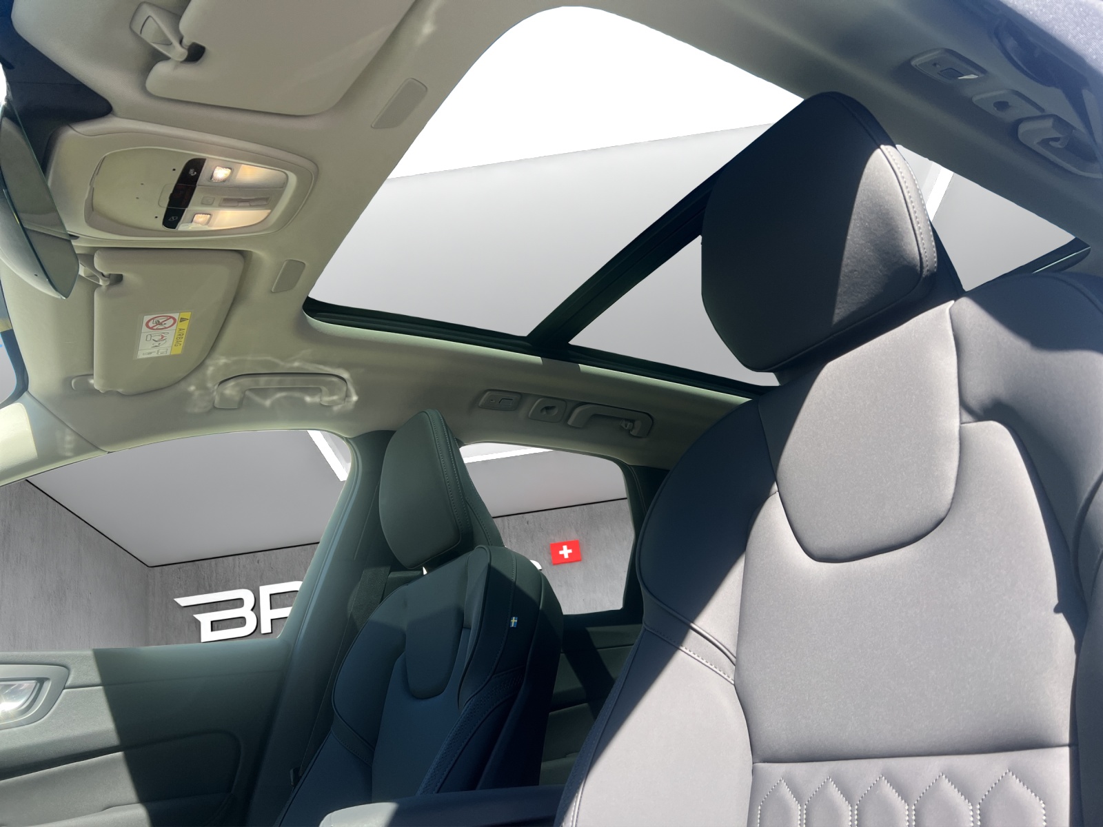 Image VOLVO XC60 XC60 T6 eAWD PluginHybrid Ultra Dark Geartronic