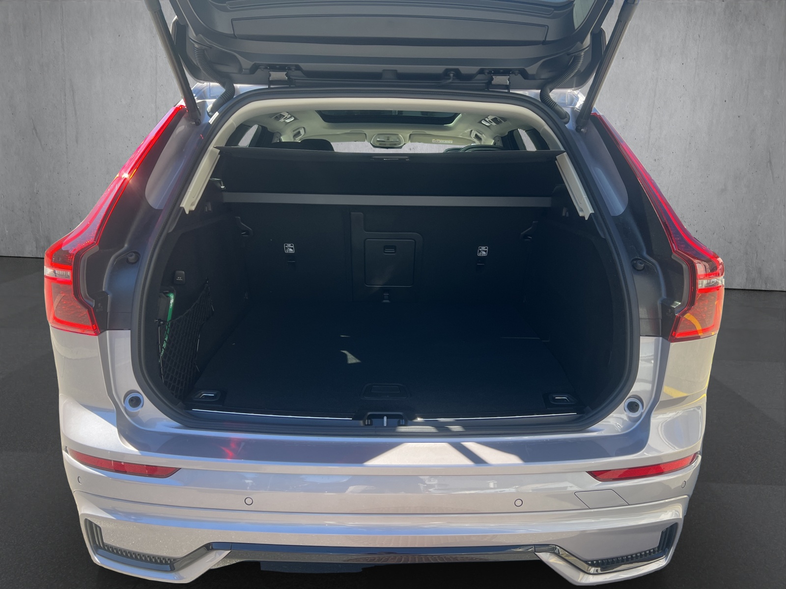 Image VOLVO XC60 XC60 T6 eAWD PluginHybrid Ultra Dark Geartronic