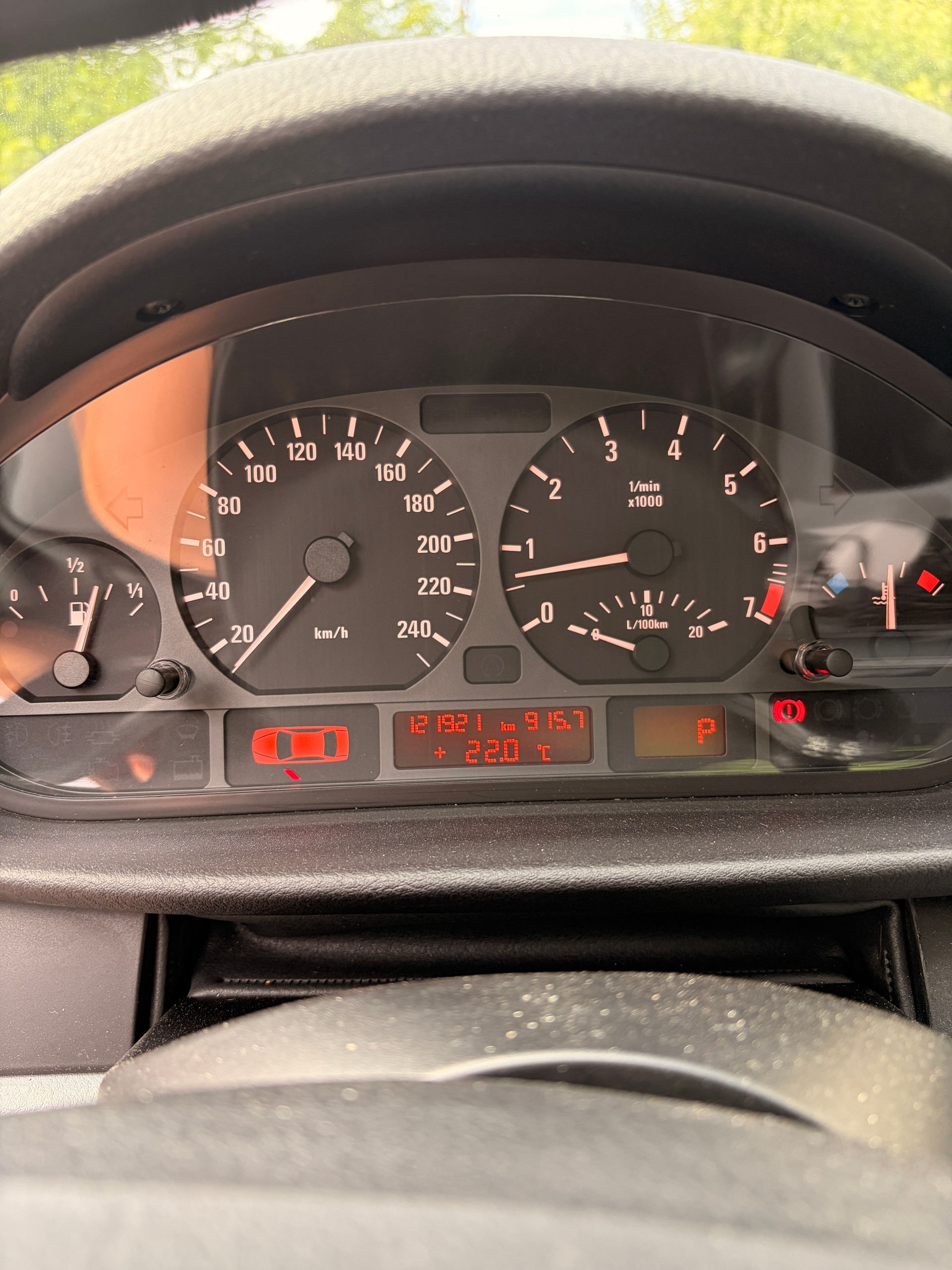 BMW 316ti-image-9