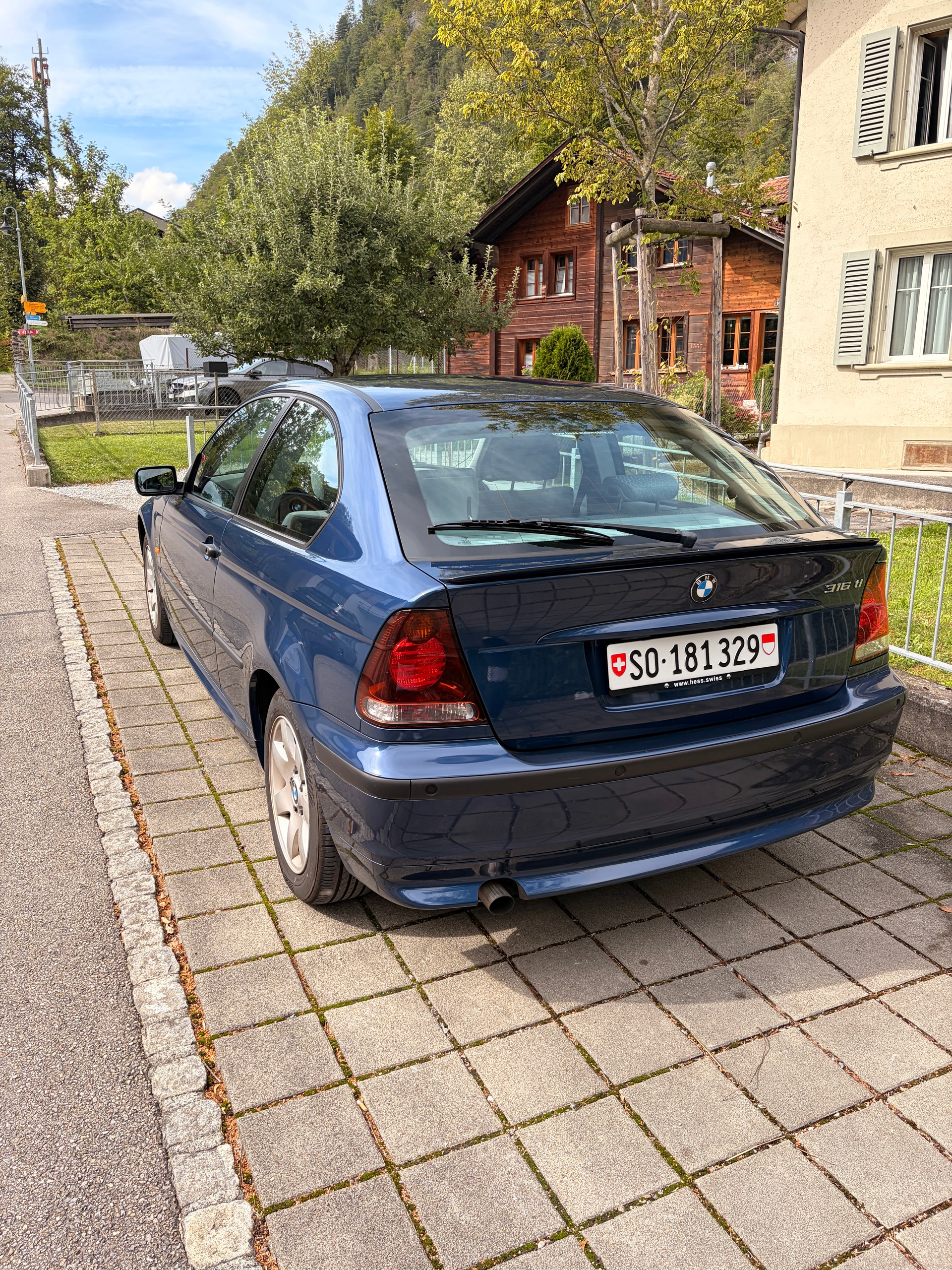 BMW 316ti-image-0
