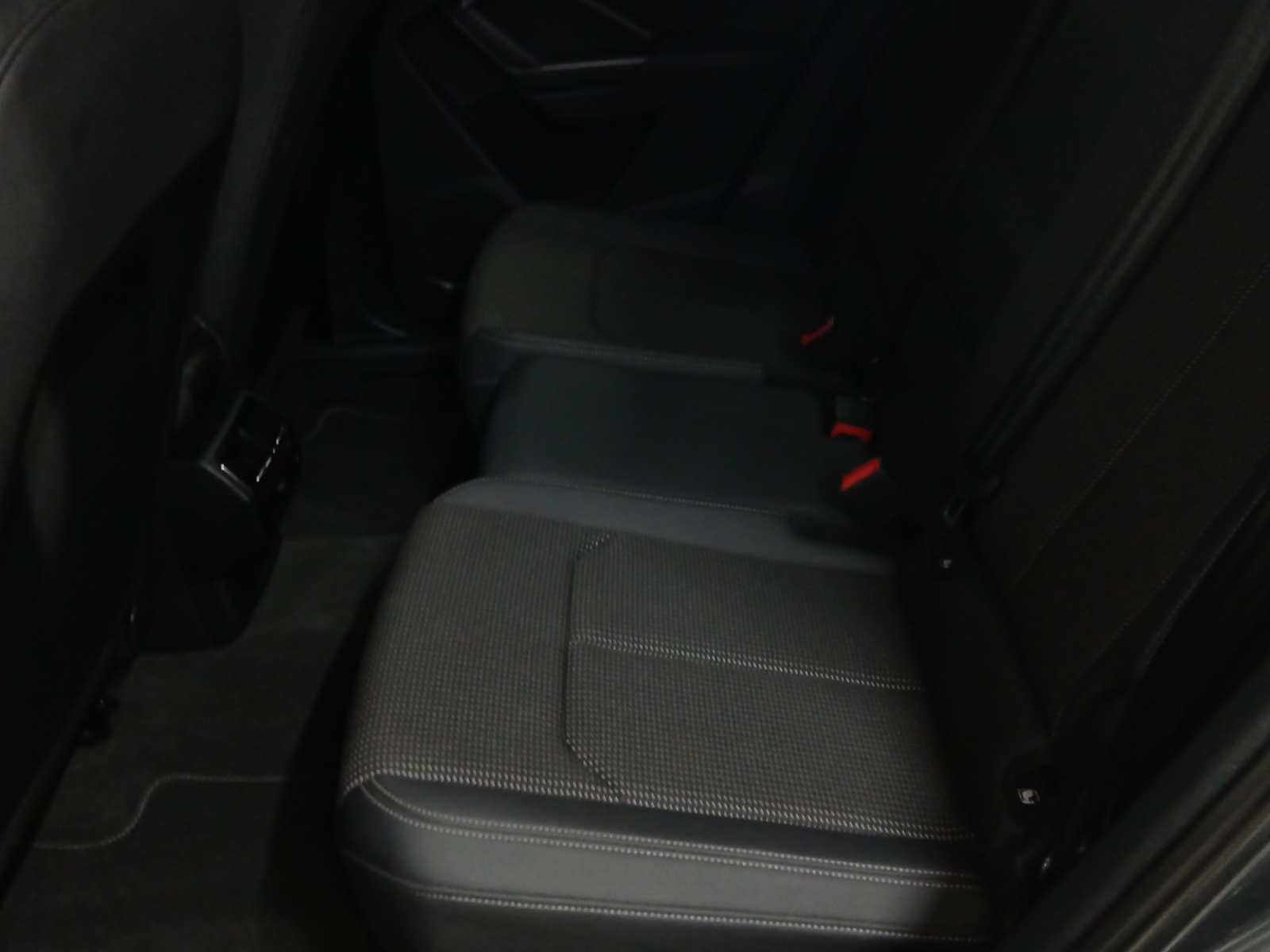 AUDI Q3 35 TFSI S line Attraction S-tronic-image-11