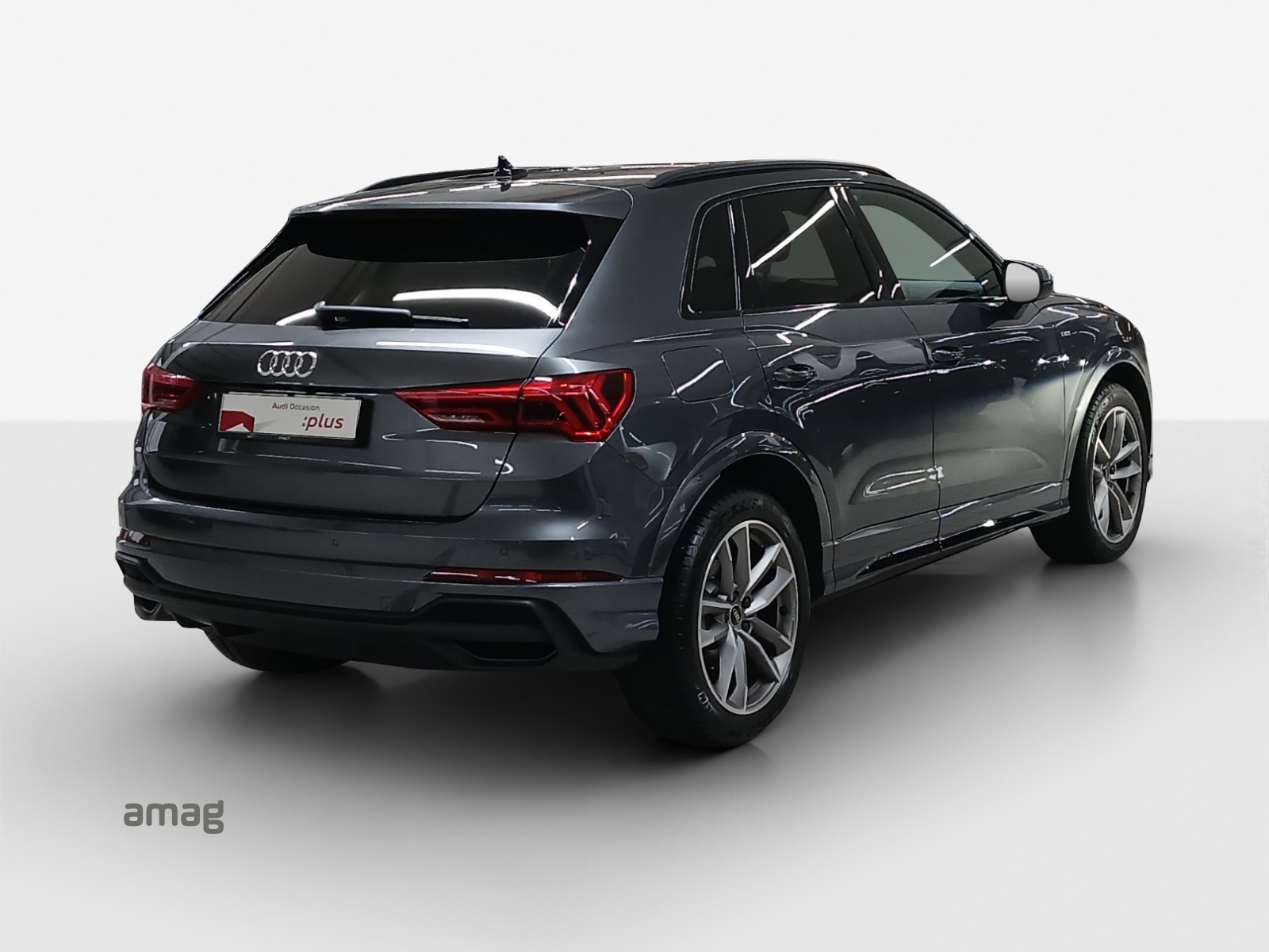 AUDI Q3 35 TFSI S line Attraction S-tronic-image-4