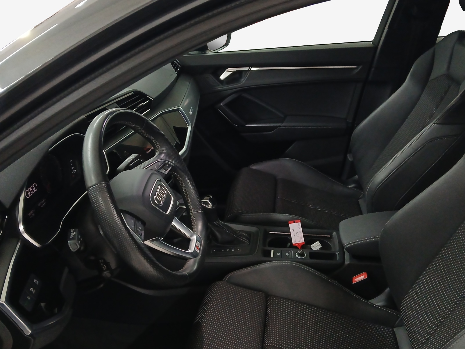AUDI Q3 35 TFSI S line Attraction S-tronic-image-7