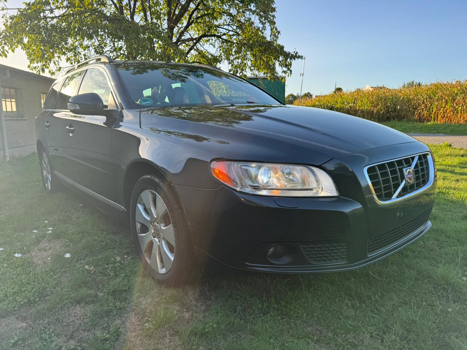 VOLVO V70 2.5T Summum Geartronic-image-2