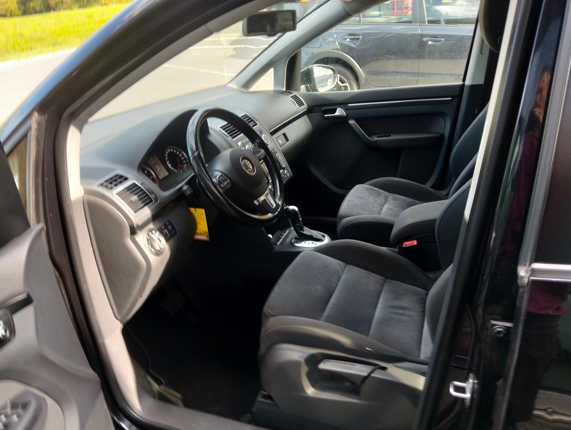 VW Touran 1.4 TSI Trendline DSG-image-3