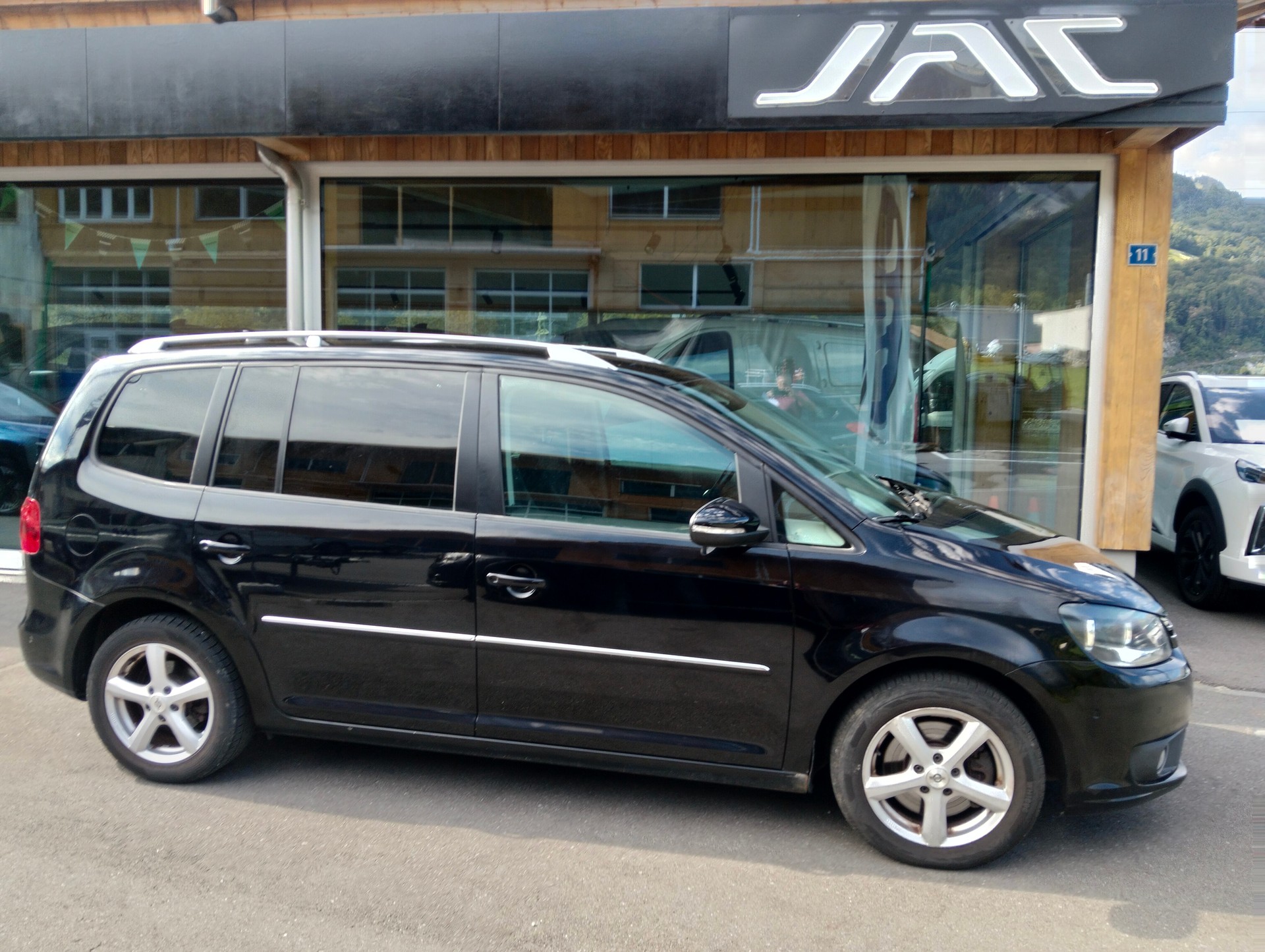 VW Touran 1.4 TSI Trendline DSG-image-4