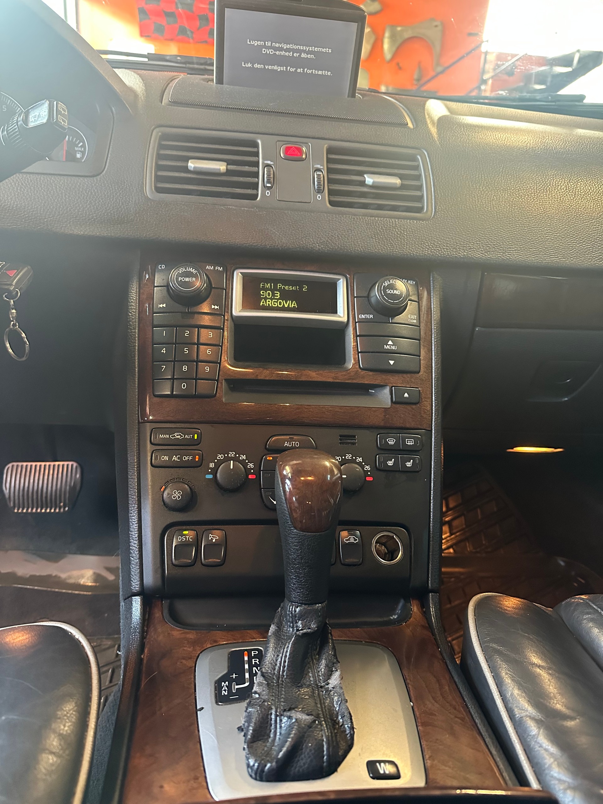 VOLVO XC90 2.5T AWD Executive Geartronic-image-14