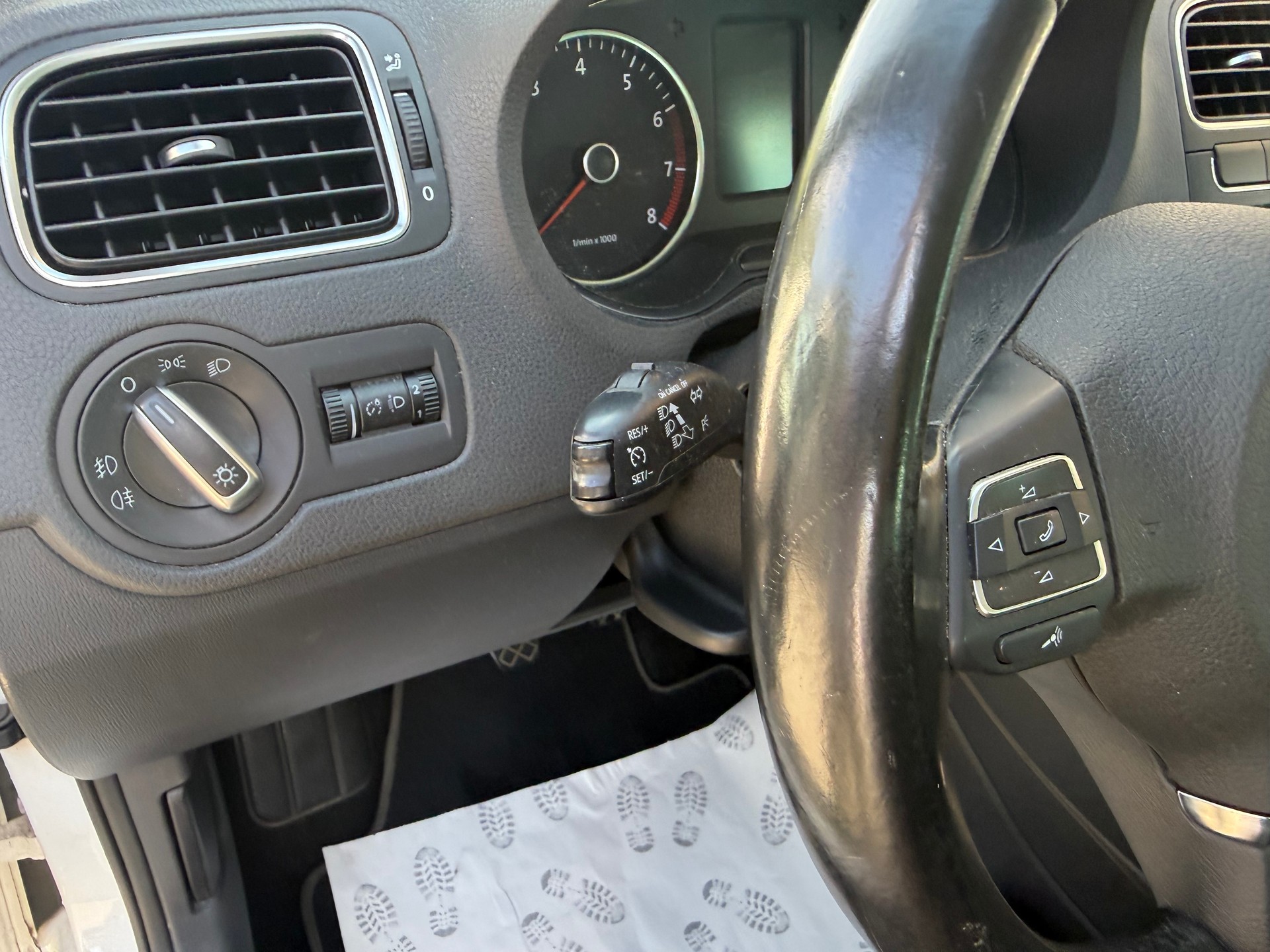 VW Polo 1.2 TSI Comfortline-image-11