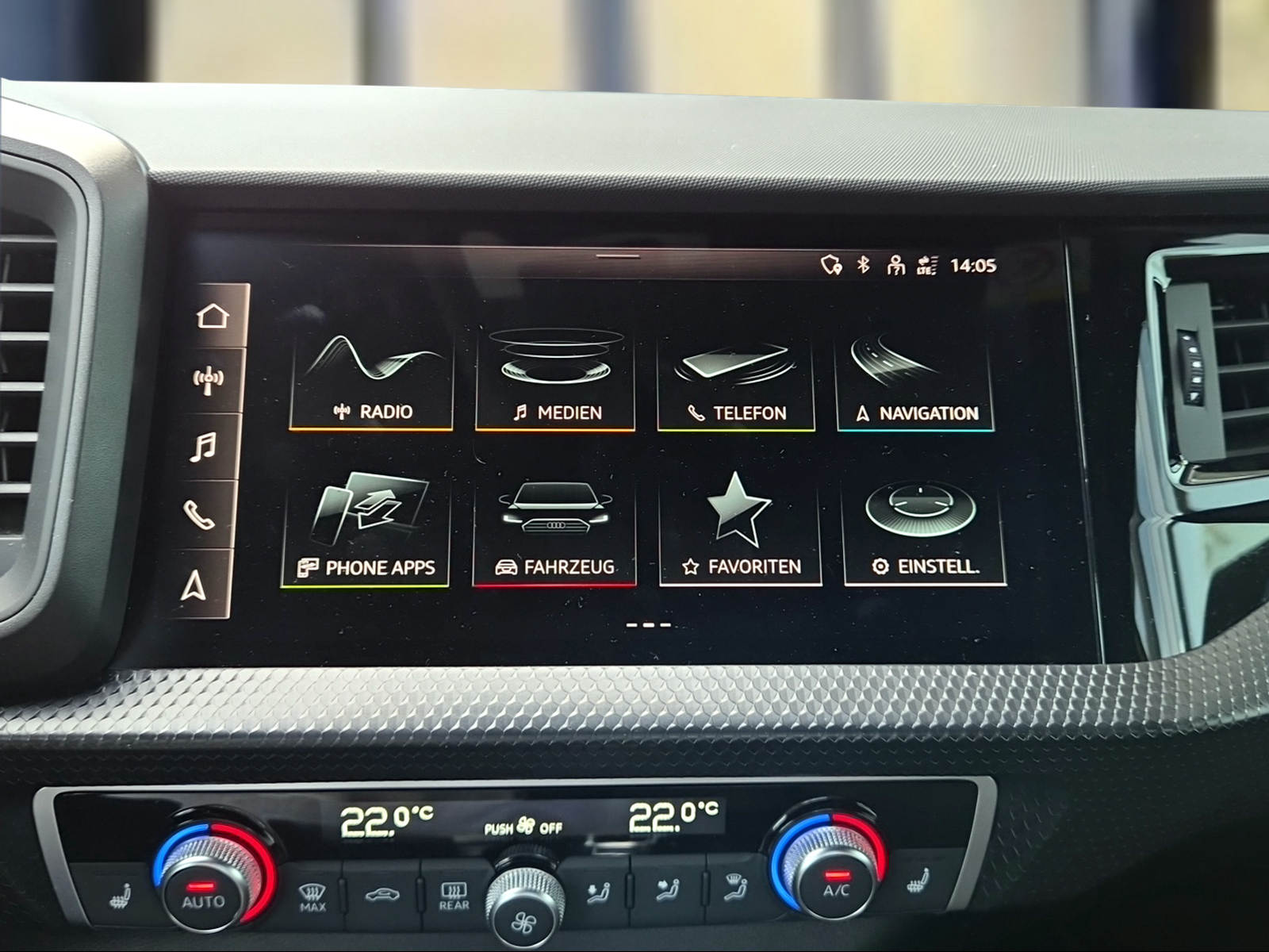 AUDI A1 Sportback 30 TFSI Attraction S-tronic Pythongelb Metallic-image-13