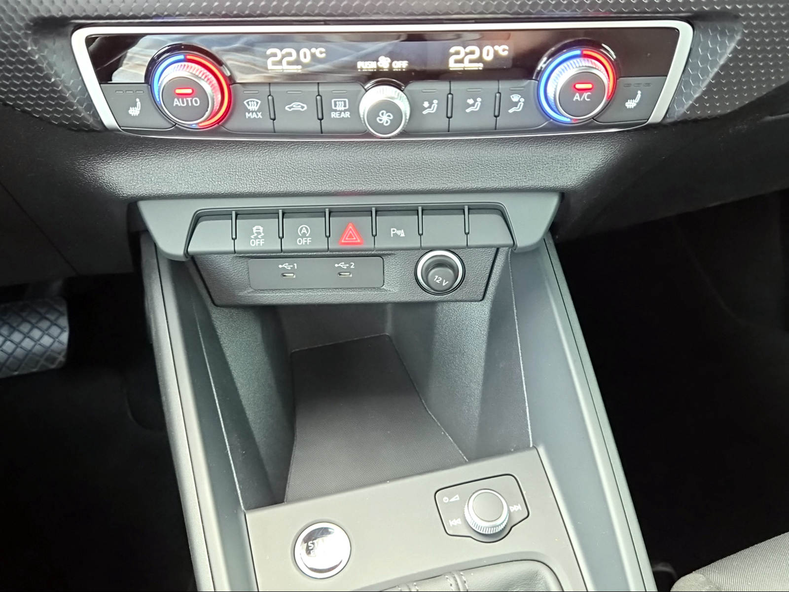 AUDI A1 Sportback 30 TFSI Attraction S-tronic Pythongelb Metallic-image-15