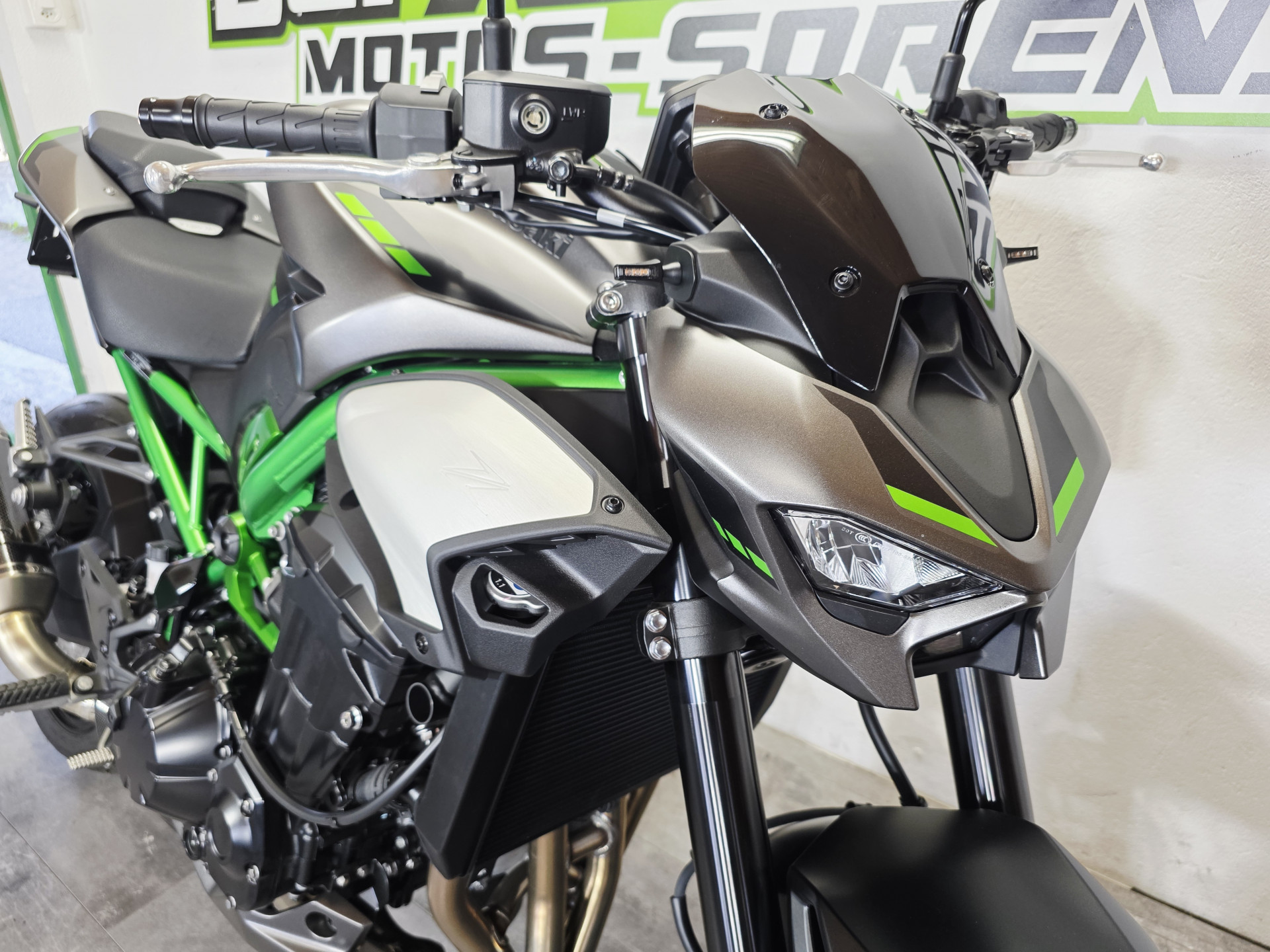 KAWASAKI Z 900-showroom-element-1