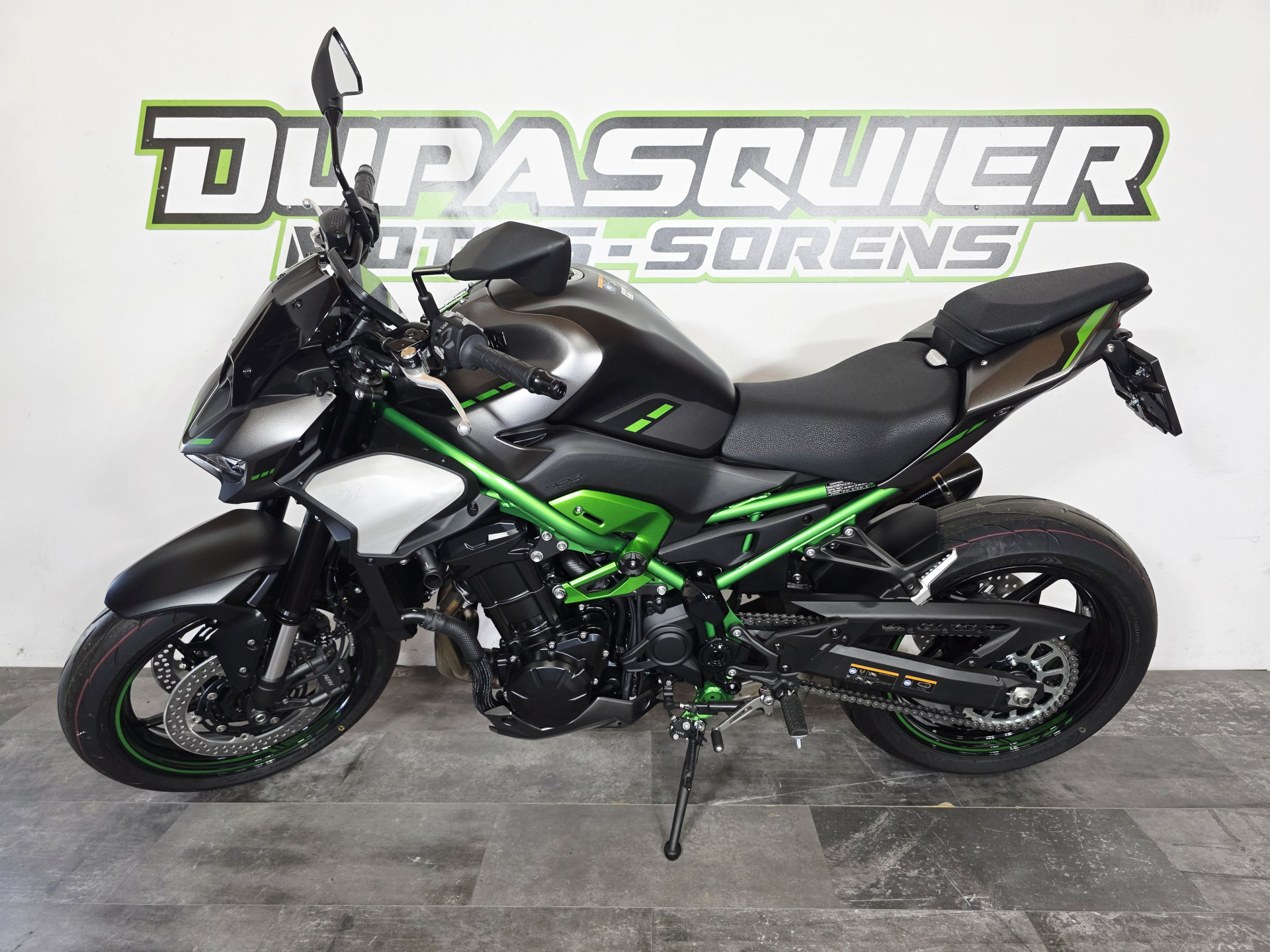 KAWASAKI Z 900-showroom-element-2