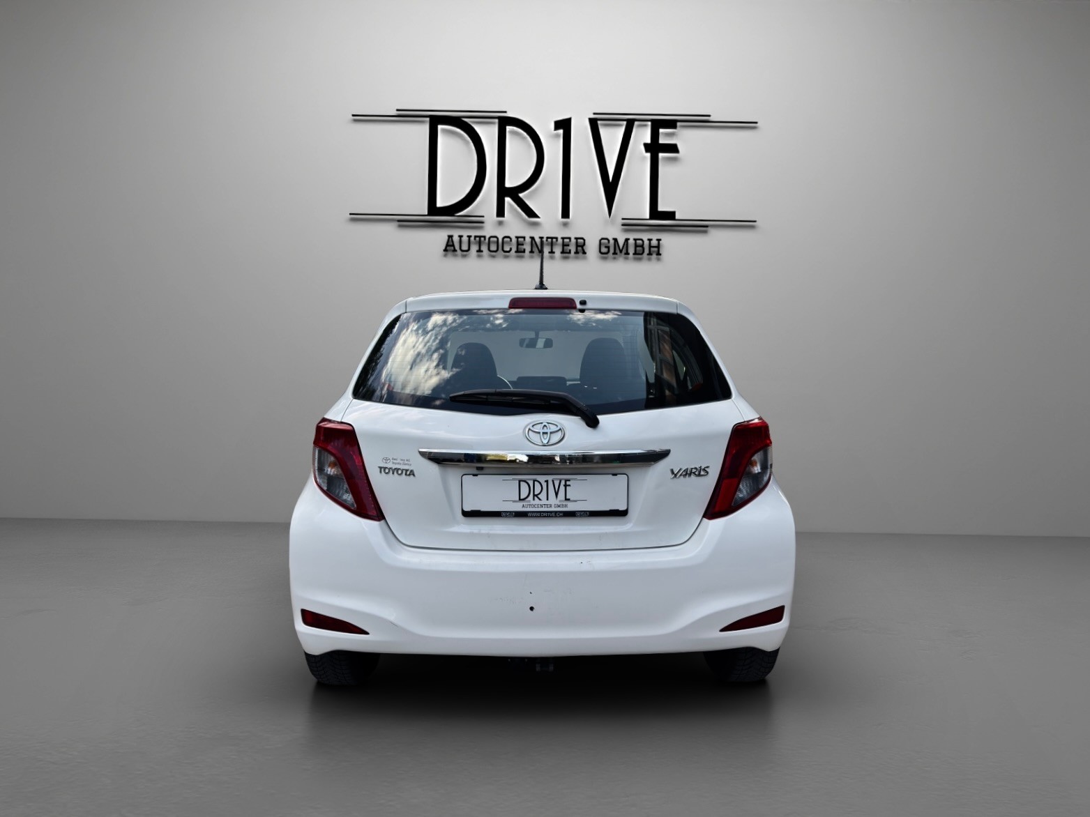 TOYOTA Yaris 1.33 Luna-image-5