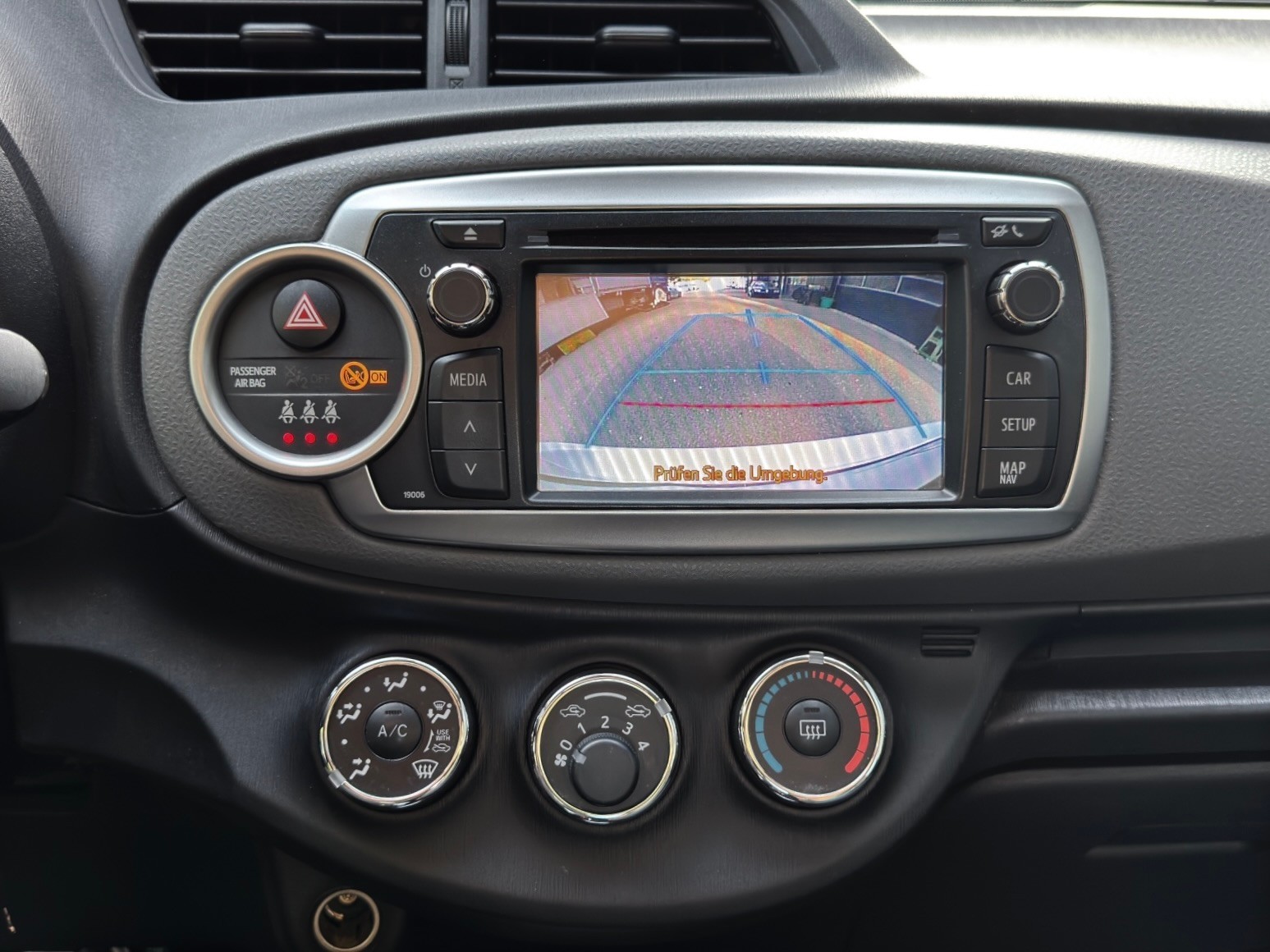 TOYOTA Yaris 1.33 Luna-image-14