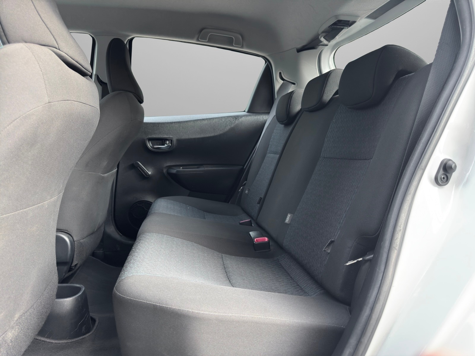 TOYOTA Yaris 1.33 Luna-image-10