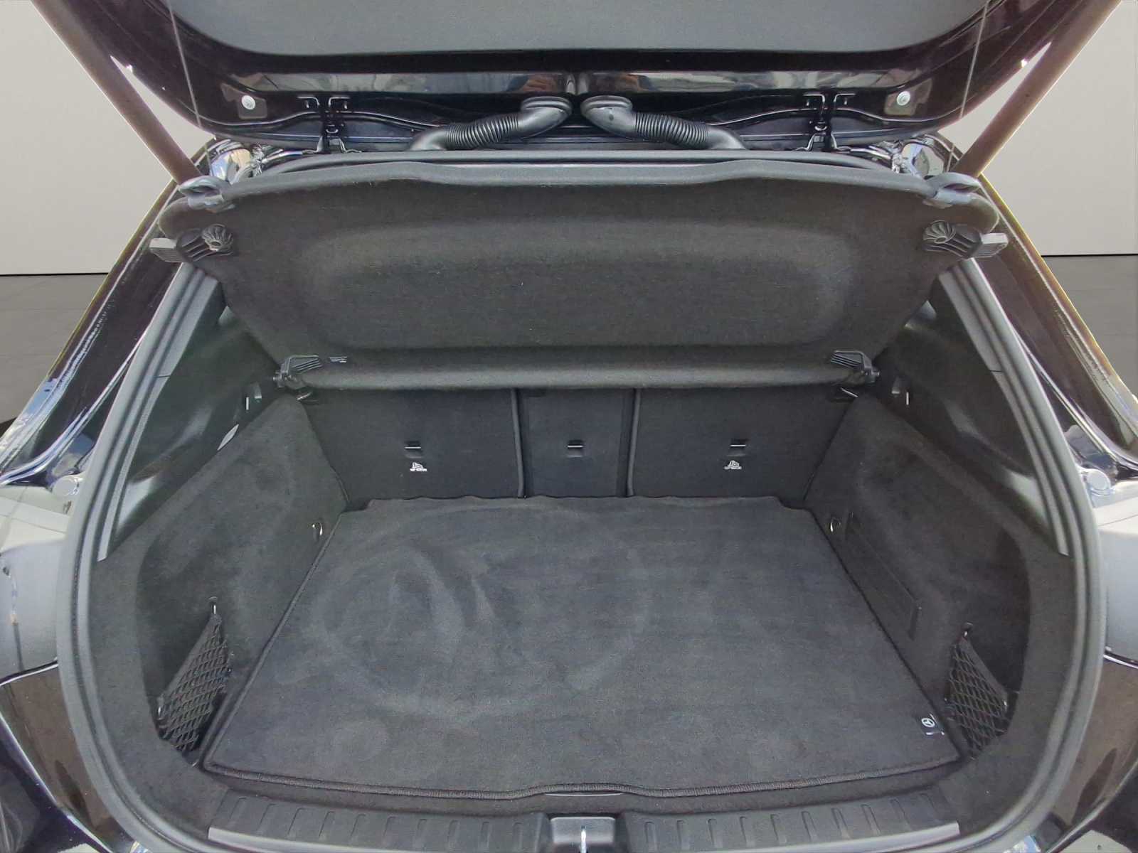 MERCEDES-BENZ Classe GLA H247 GLA 250 AMG Line 4matic-image-13