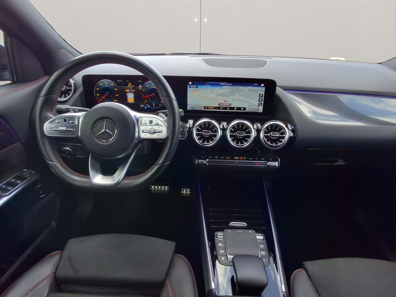 MERCEDES-BENZ Classe GLA H247 GLA 250 AMG Line 4matic-image-9