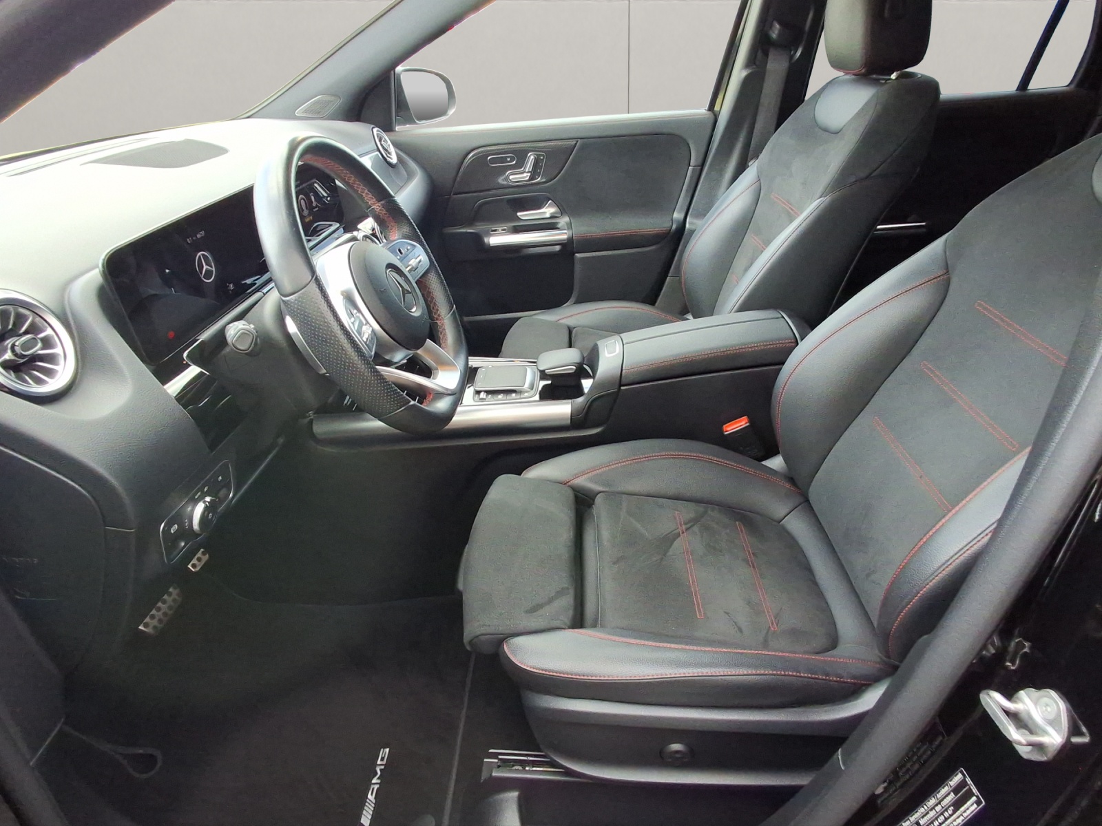 MERCEDES-BENZ Classe GLA H247 GLA 250 AMG Line 4matic-image-6