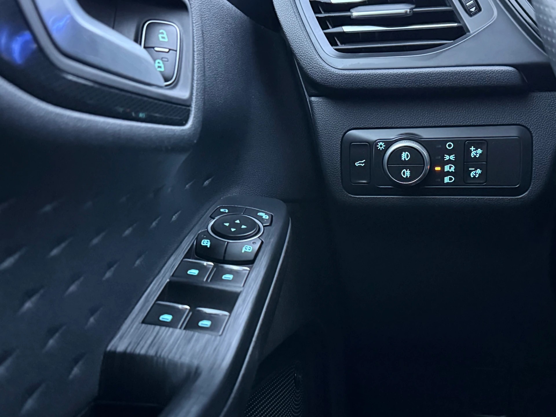 FORD Kuga 2.0 TDCi EcoBlue ST-Line 4WD Automat-image-11