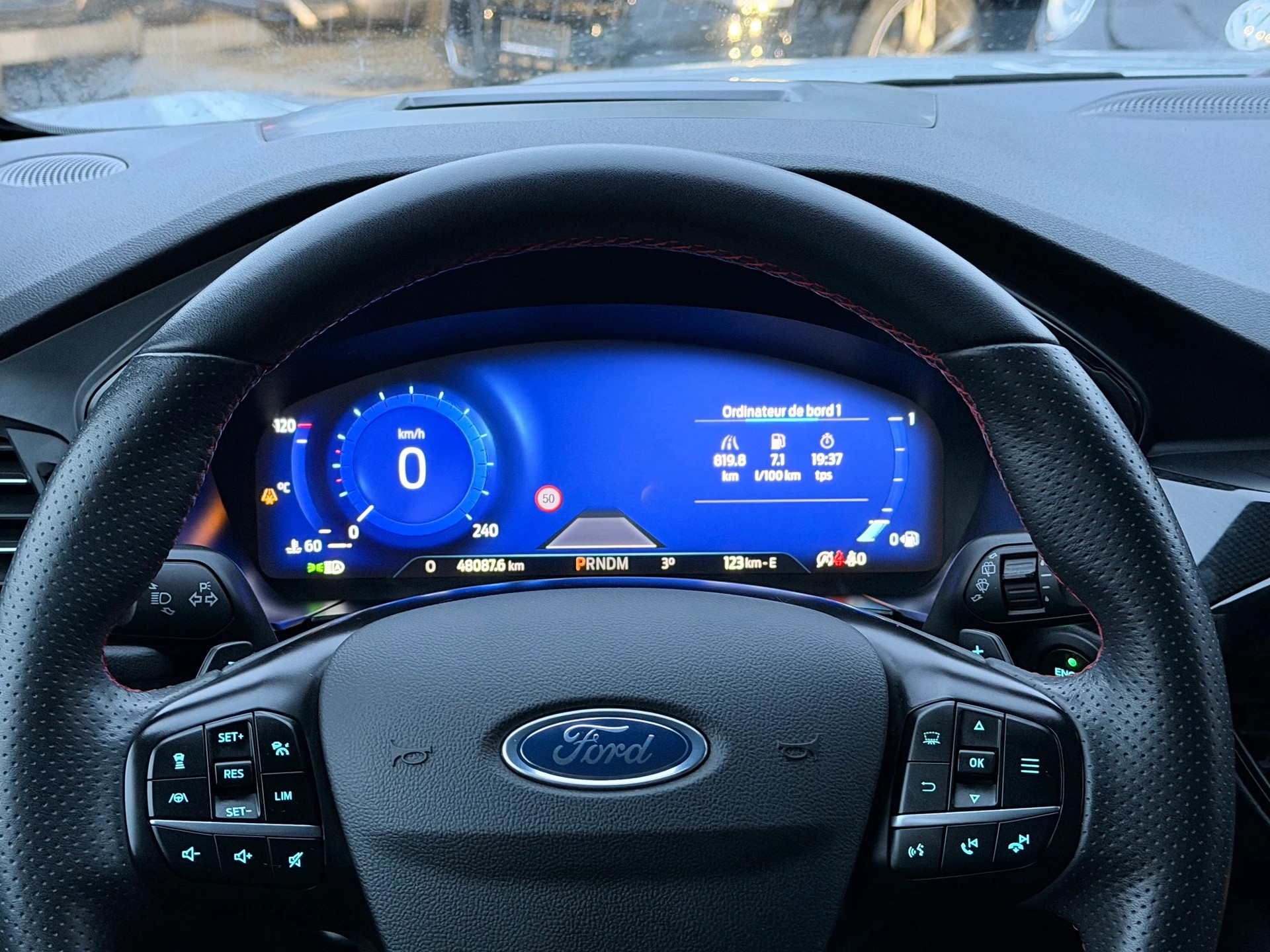 FORD Kuga 2.0 TDCi EcoBlue ST-Line 4WD Automat-image-6