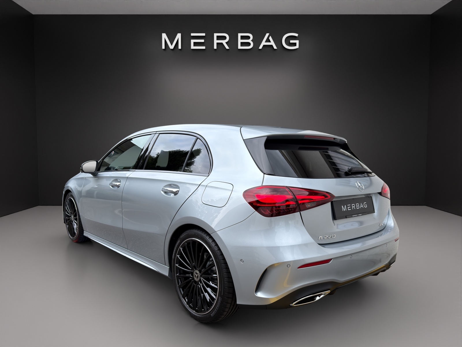 MERCEDES-BENZ A 220 4Matic 8G-DCT-image-4