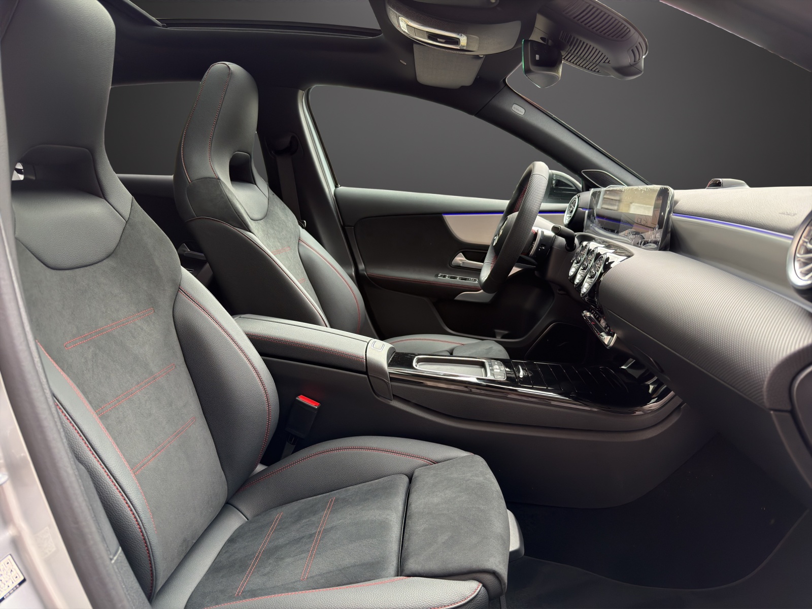MERCEDES-BENZ A 220 4Matic 8G-DCT-image-11