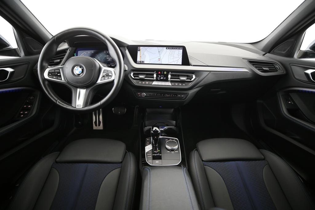 BMW 118i-image-4