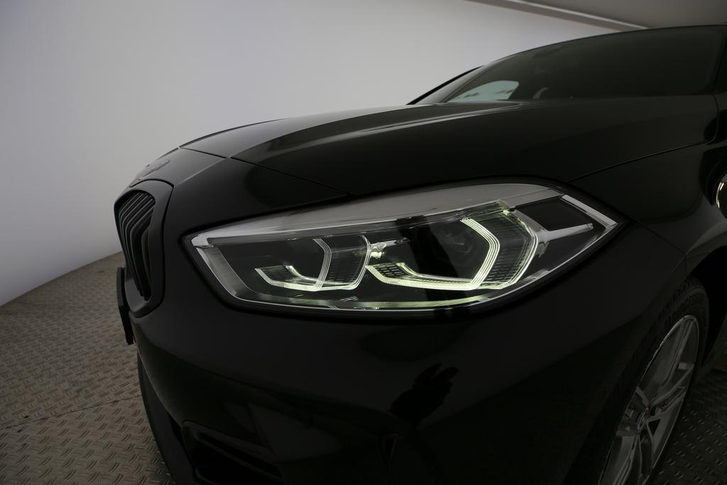 BMW 118i-image-15
