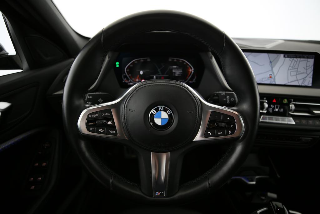 BMW 118i-image-5