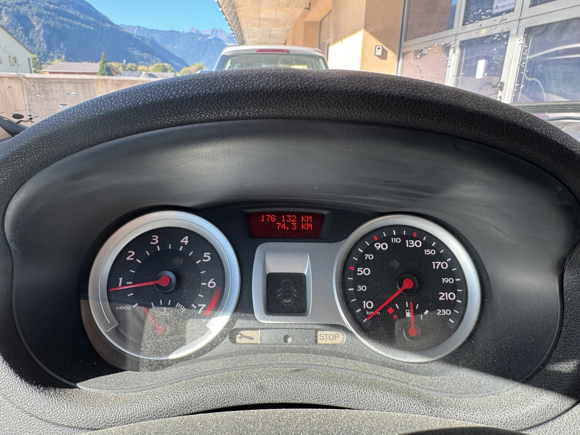 RENAULT Clio Grandtour 1.2 16V Turbo Dynamique-image-9