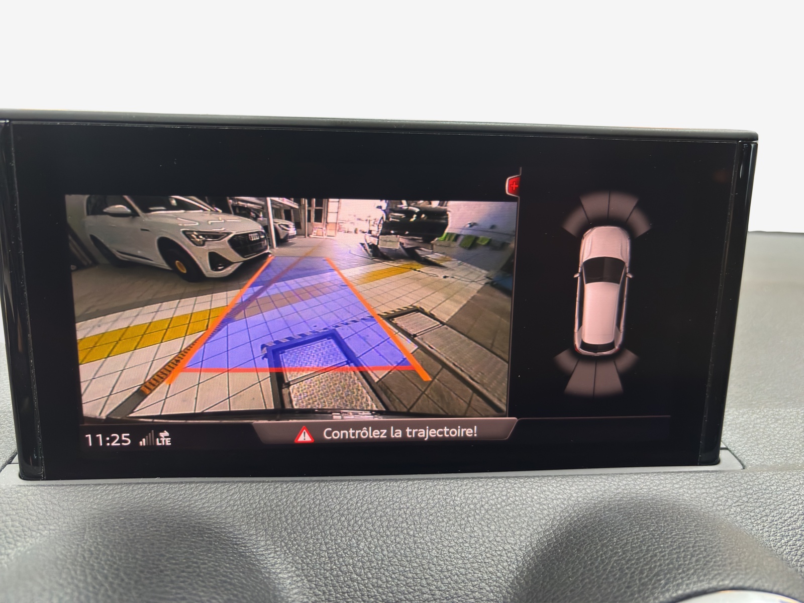 AUDI Q2 35 TFSI S line S-tronic-image-14