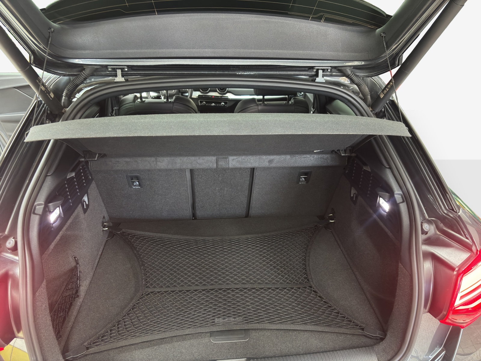 AUDI Q2 35 TFSI S line S-tronic-image-12