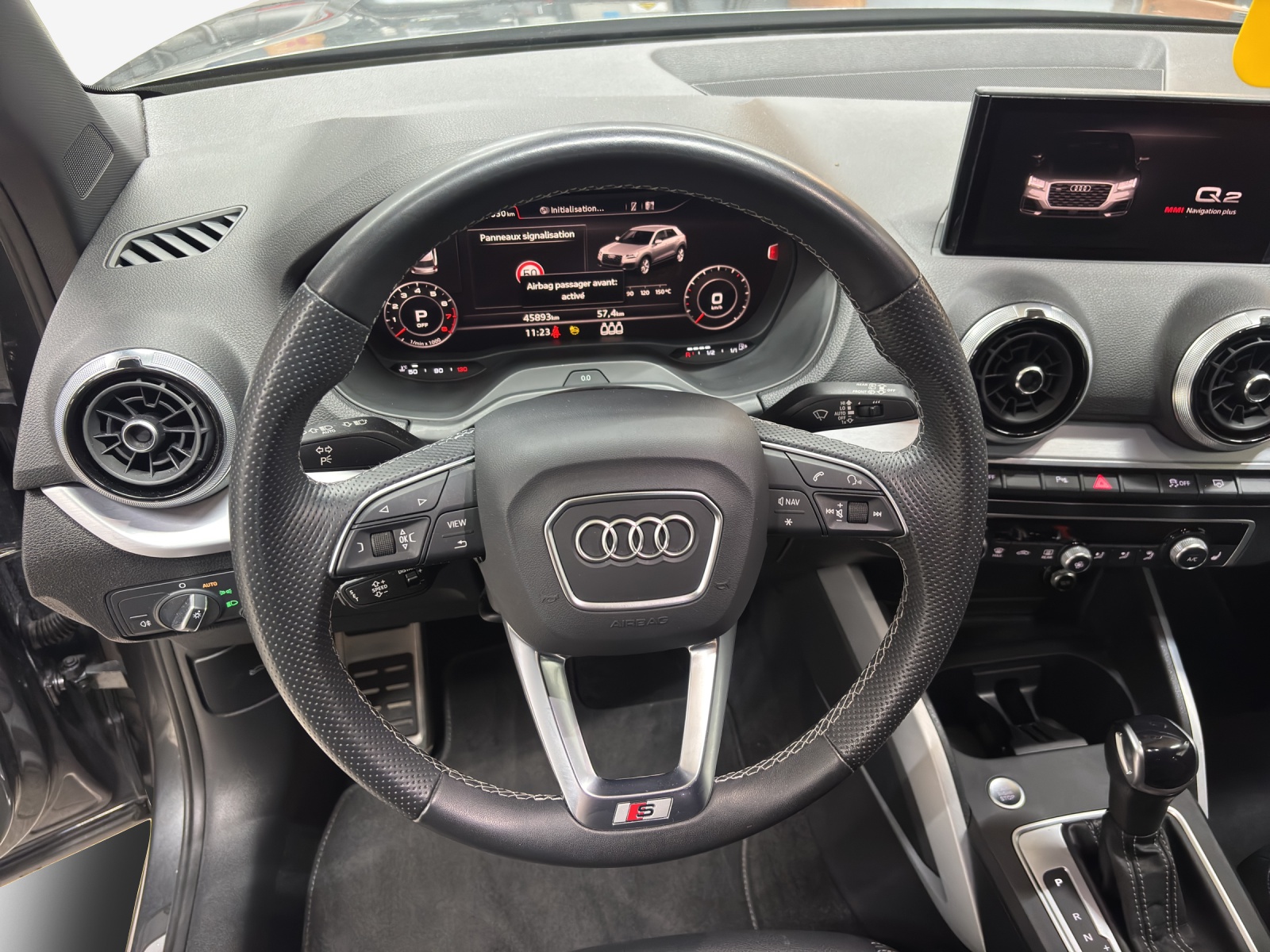 AUDI Q2 35 TFSI S line S-tronic-image-9