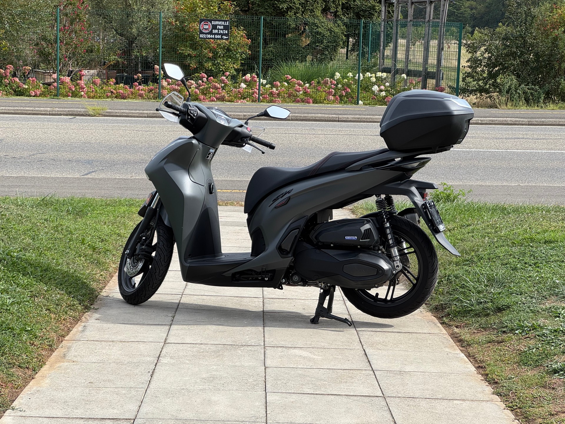 HONDA SH 350 AS Sporty-showroom-element-3