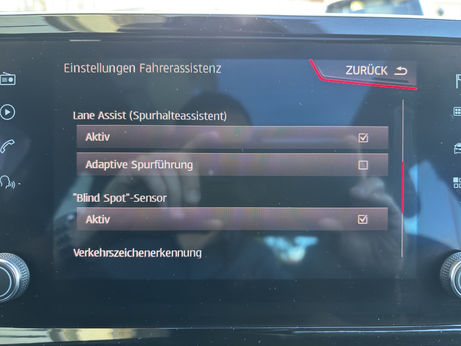 SEAT Tarraco 2.0TSI Xcellence 4Drive DSG mit 7 Sitzen, Panorama-Ausstell-/Schiebedach & Winterräder-image-25