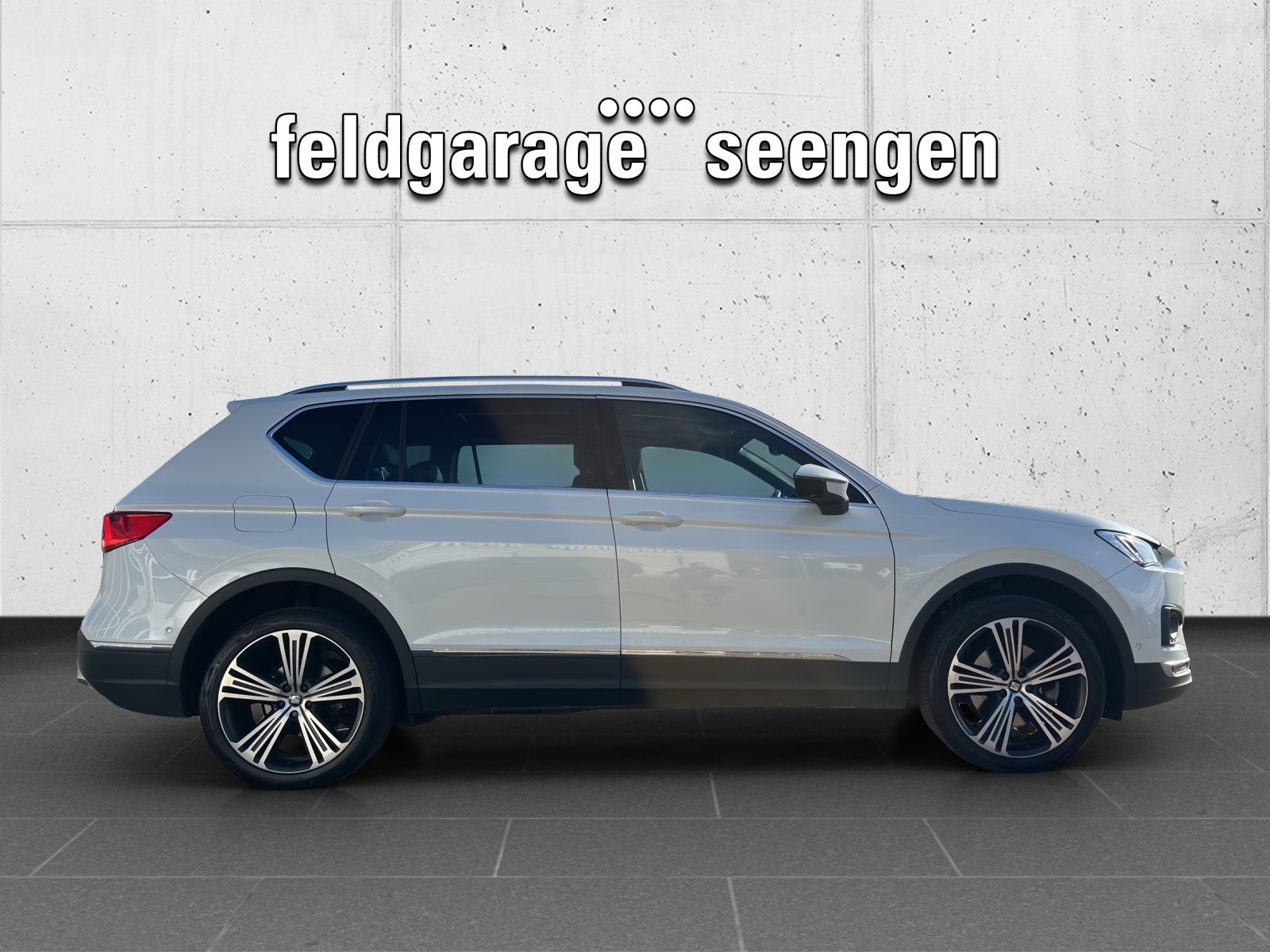 SEAT Tarraco 2.0TSI Xcellence 4Drive DSG mit 7 Sitzen, Panorama-Ausstell-/Schiebedach & Winterräder-image-3