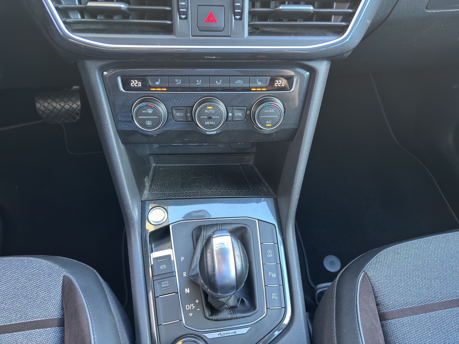 SEAT Tarraco 2.0TSI Xcellence 4Drive DSG mit 7 Sitzen, Panorama-Ausstell-/Schiebedach & Winterräder-image-16