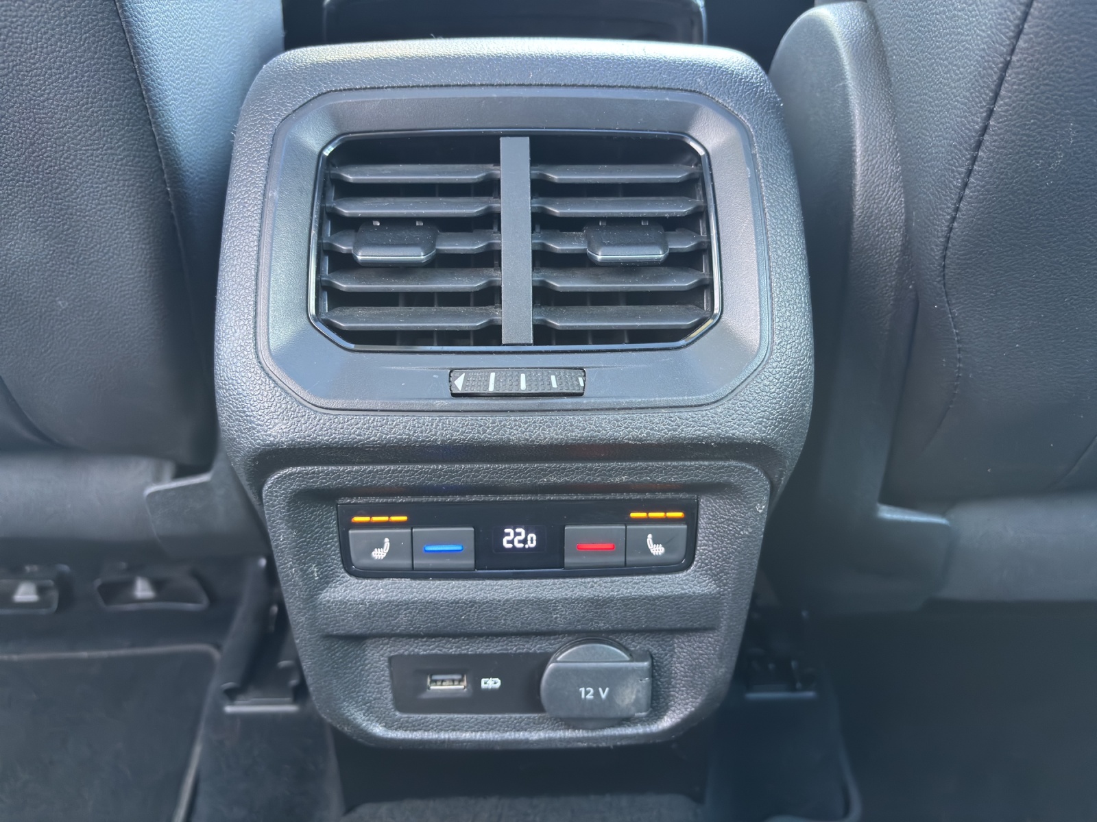 SEAT Tarraco 2.0TSI Xcellence 4Drive DSG mit 7 Sitzen, Panorama-Ausstell-/Schiebedach & Winterräder-image-29