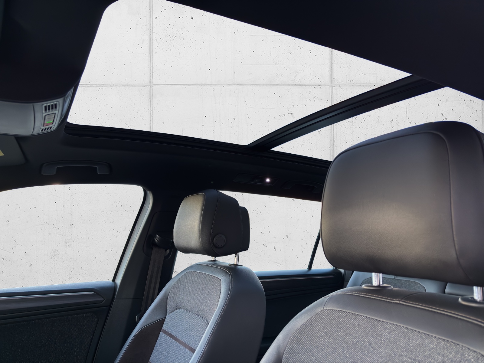 SEAT Tarraco 2.0TSI Xcellence 4Drive DSG mit 7 Sitzen, Panorama-Ausstell-/Schiebedach & Winterräder-image-26