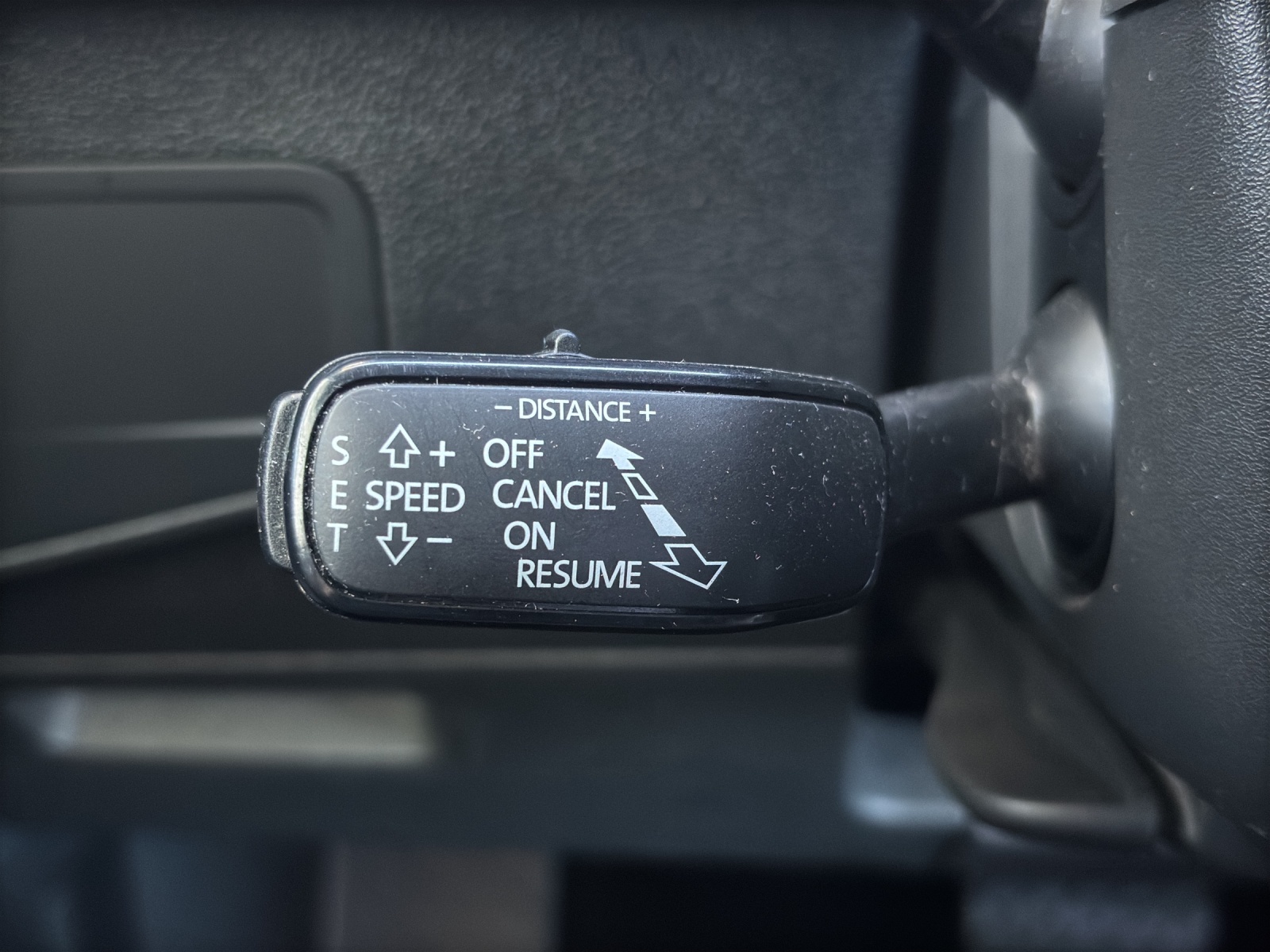 SEAT Tarraco 2.0TSI Xcellence 4Drive DSG mit 7 Sitzen, Panorama-Ausstell-/Schiebedach & Winterräder-image-13