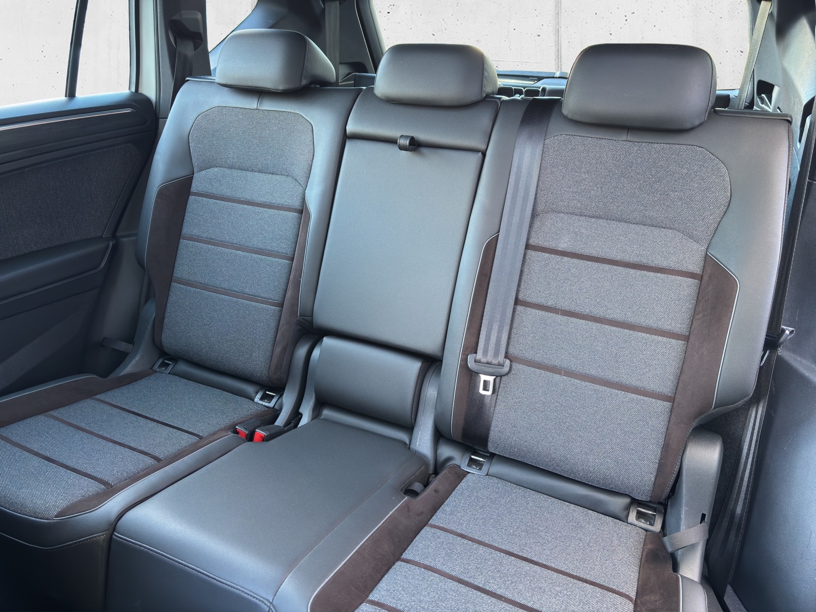 SEAT Tarraco 2.0TSI Xcellence 4Drive DSG mit 7 Sitzen, Panorama-Ausstell-/Schiebedach & Winterräder-image-28