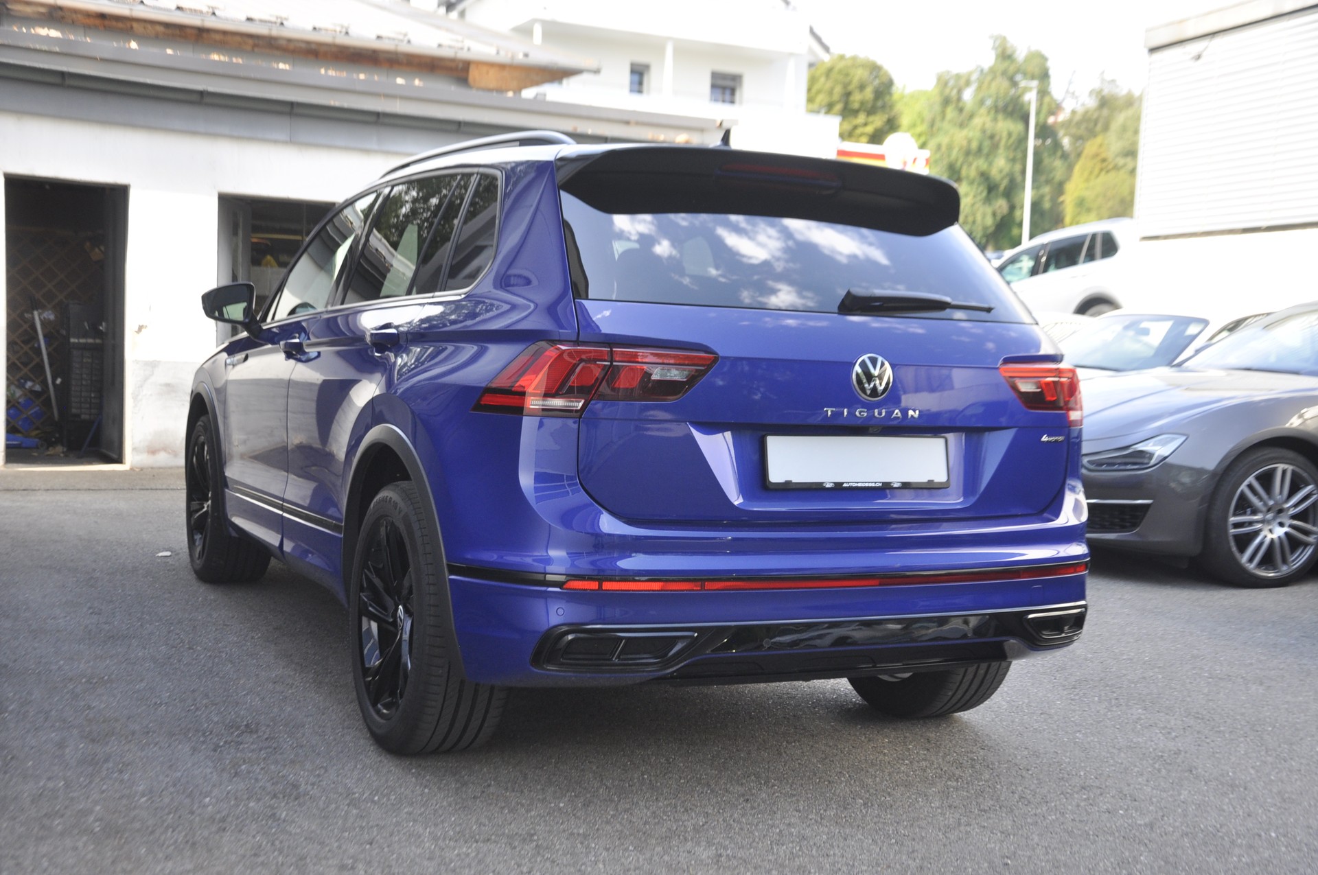 VW Tiguan 2.0 TDI SCR R-Line 4Motion DSG-image-15