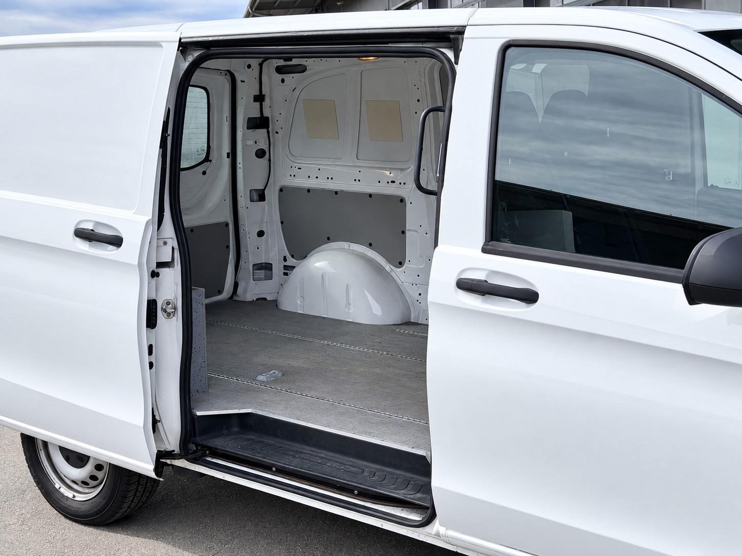 MERCEDES-BENZ Vito 114 L | Frisch ab MFK | Frisch ab Service | Navi | Rückfahrkamera | Klima-image-8