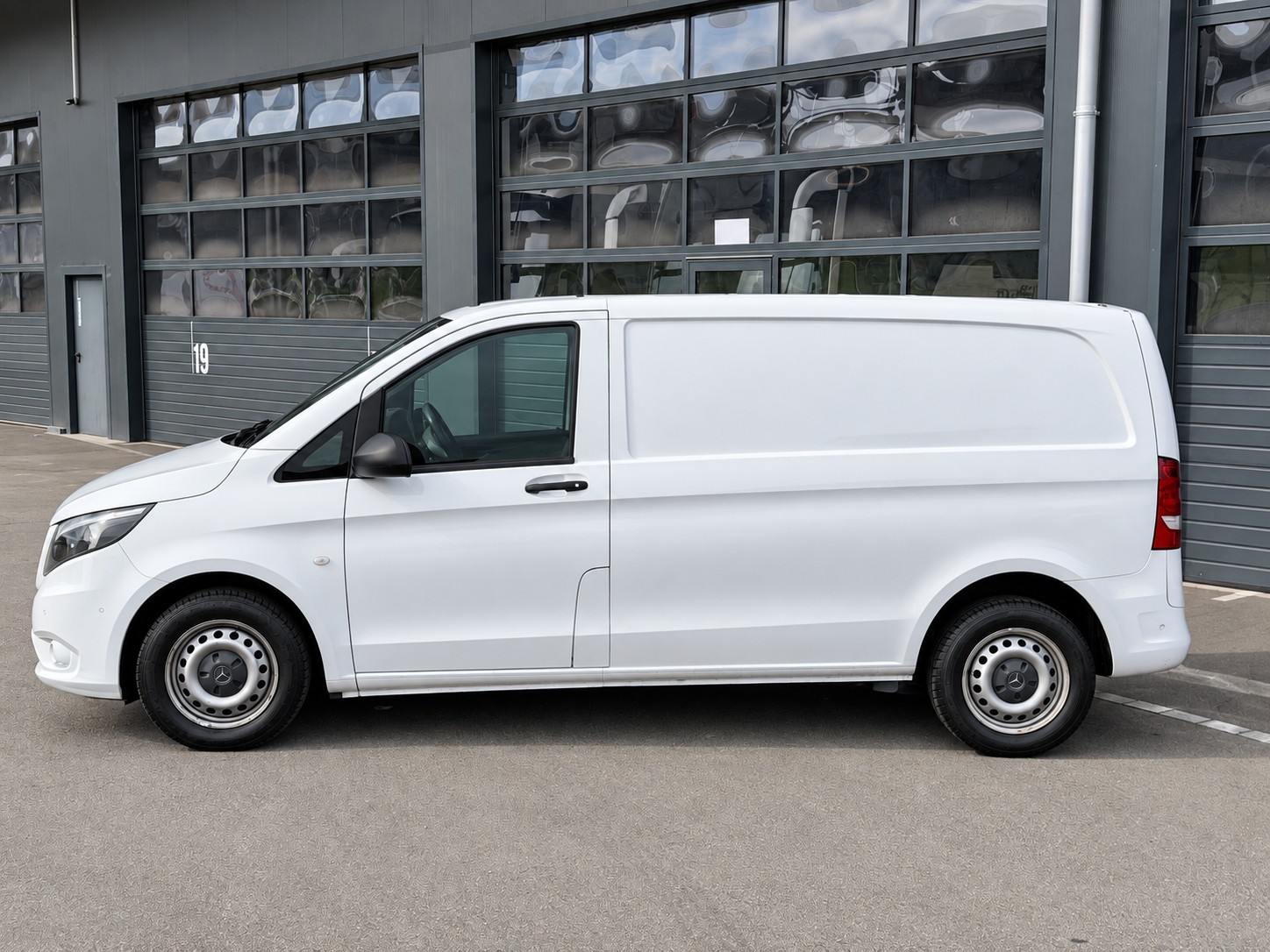 MERCEDES-BENZ Vito 114 L | Frisch ab MFK | Frisch ab Service | Navi | Rückfahrkamera | Klima-image-2