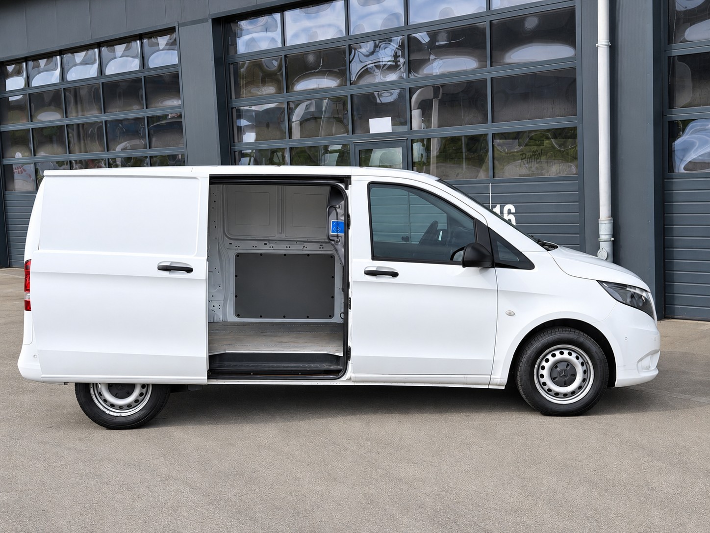 MERCEDES-BENZ Vito 114 L | Frisch ab MFK | Frisch ab Service | Navi | Rückfahrkamera | Klima-image-7
