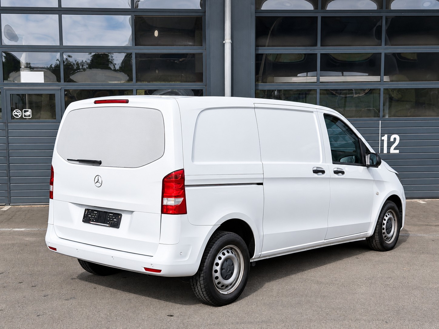 MERCEDES-BENZ Vito 114 L | Frisch ab MFK | Frisch ab Service | Navi | Rückfahrkamera | Klima-image-4