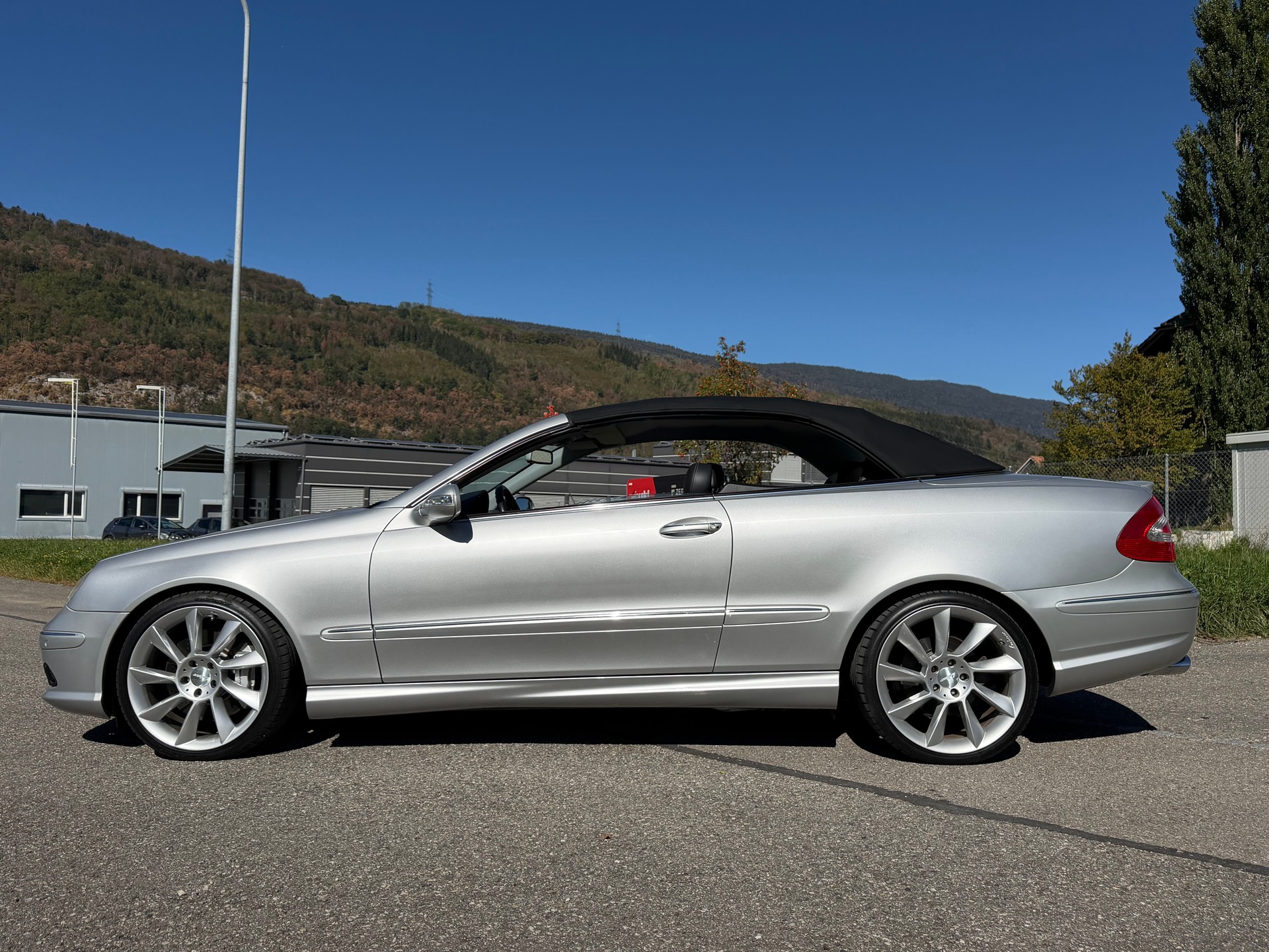 MERCEDES-BENZ CABRIO "CLK 55 AMG" AVANTGARDE AUTOMAT. TOP ZUSTAND !! KULT FAHRZEUG. AB MFK VOLL OPTIONEN !! LORINSER RÄDER.-image-7