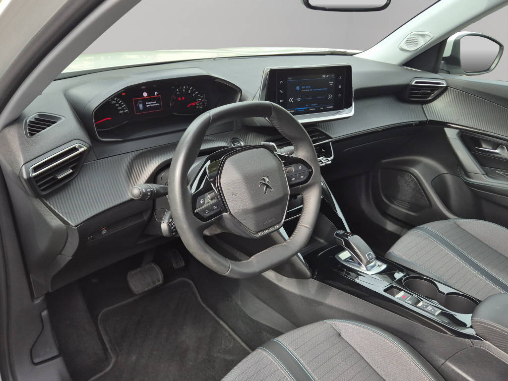 PEUGEOT 2008 1.2 PureTech 130 Allure-image-5