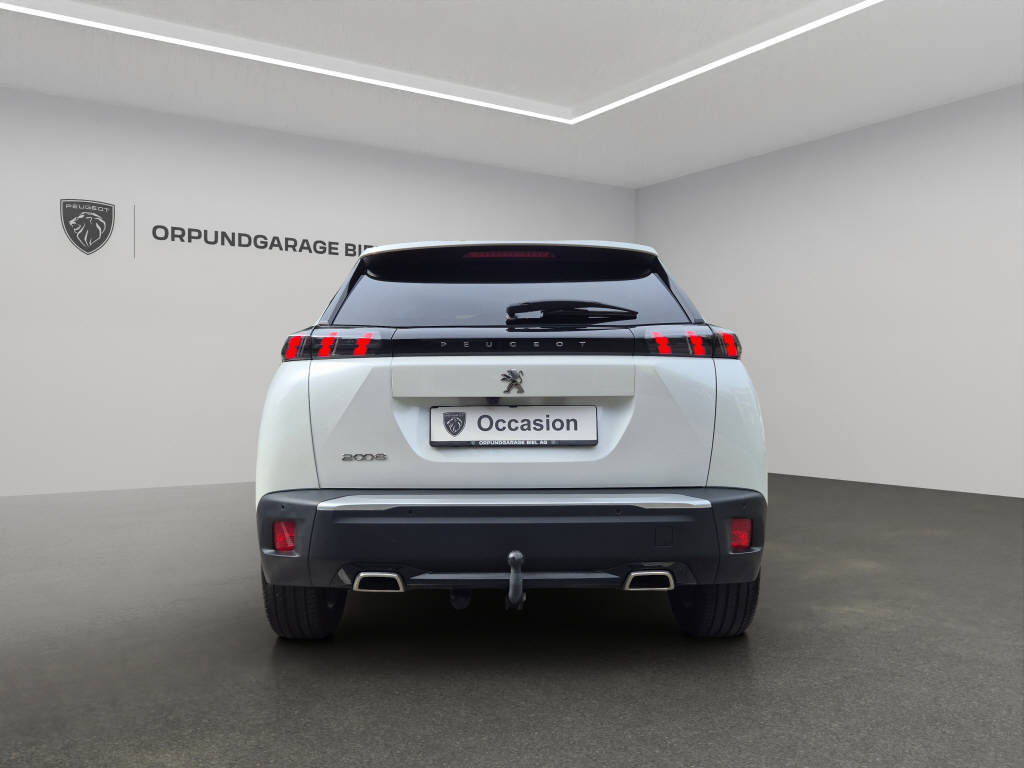 PEUGEOT 2008 1.2 PureTech 130 Allure-image-3