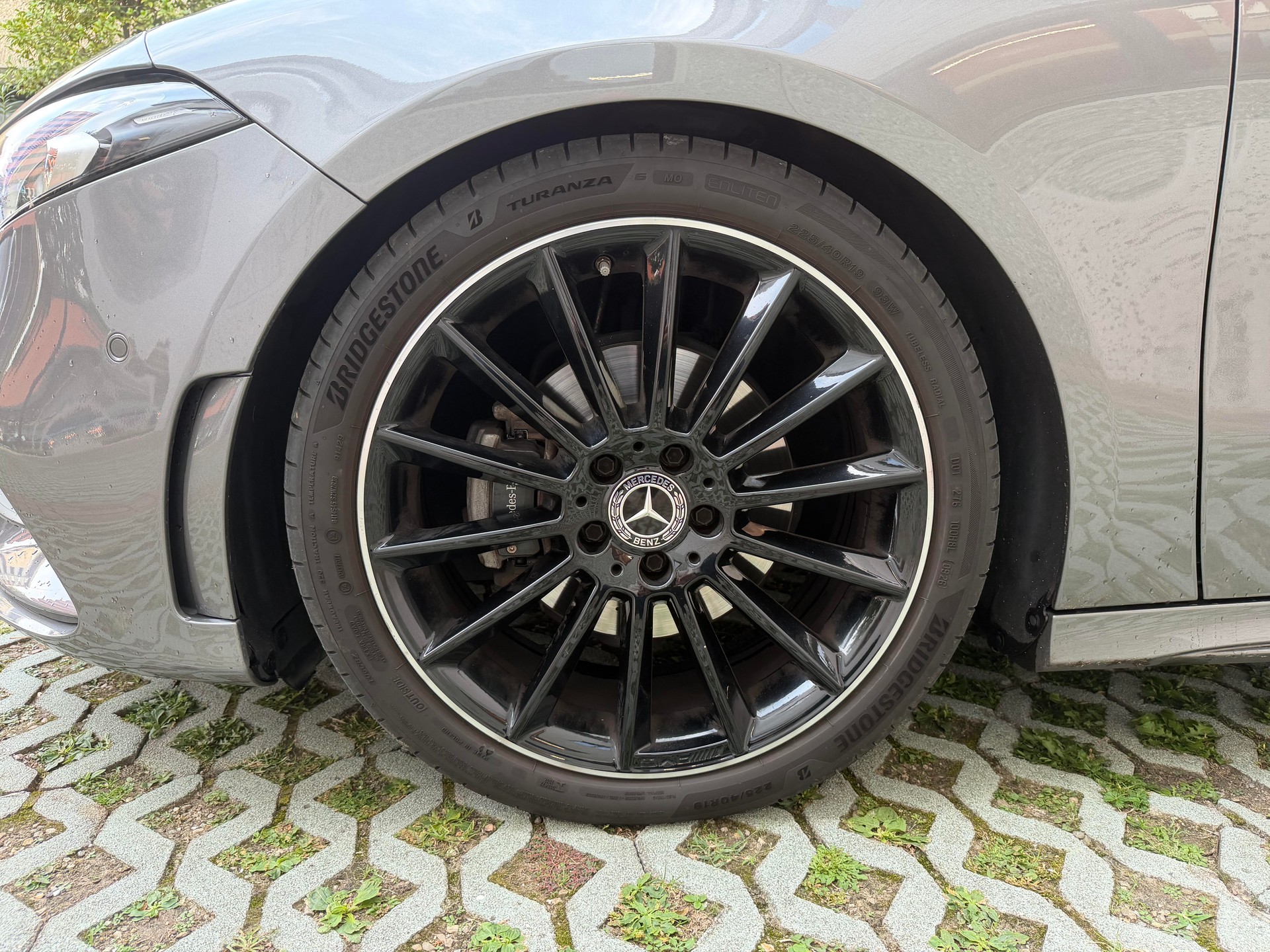 MERCEDES-BENZ A 200 AMG Line 7G-DCT-image-5
